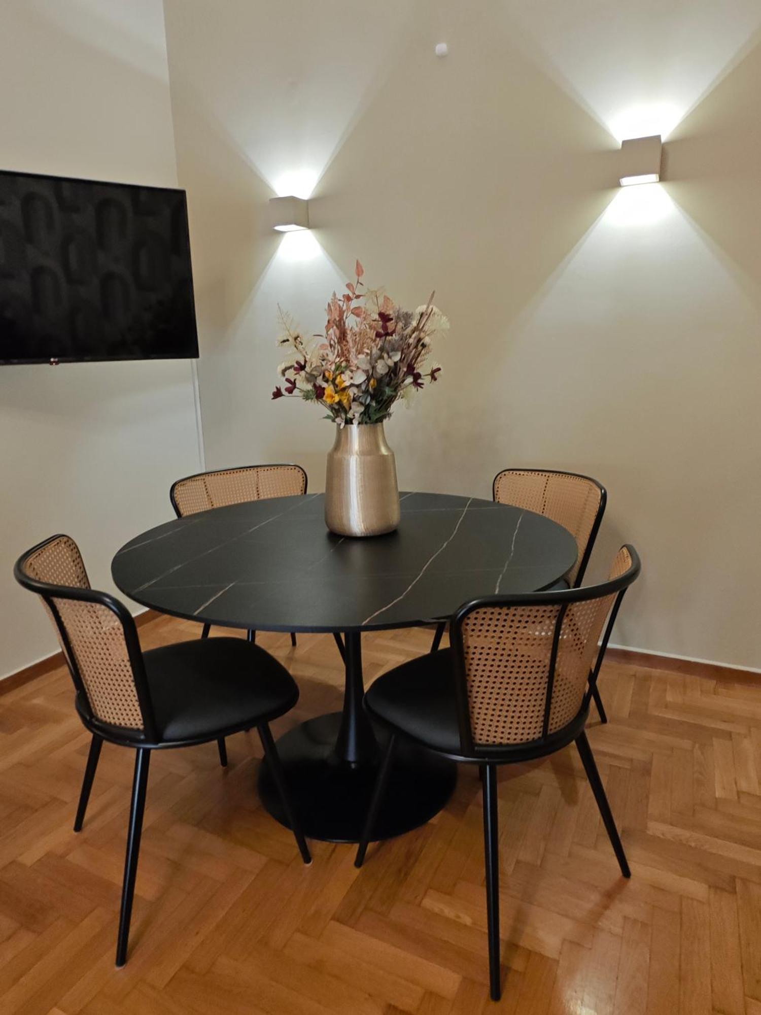 Caravin Wanderhome Acropolis, 1 Min From Acropolis Museum 雅典 外观 照片